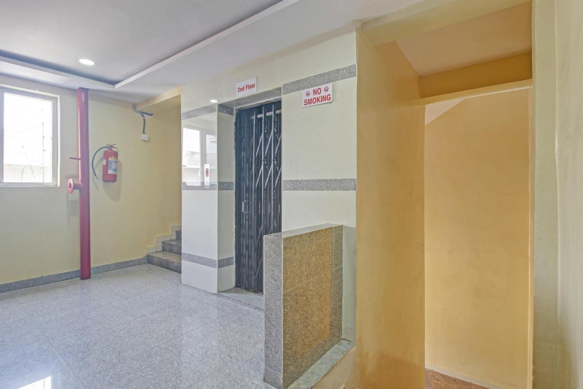 Super Hotel O Sri Sai Regency Hyderabad Exterior photo